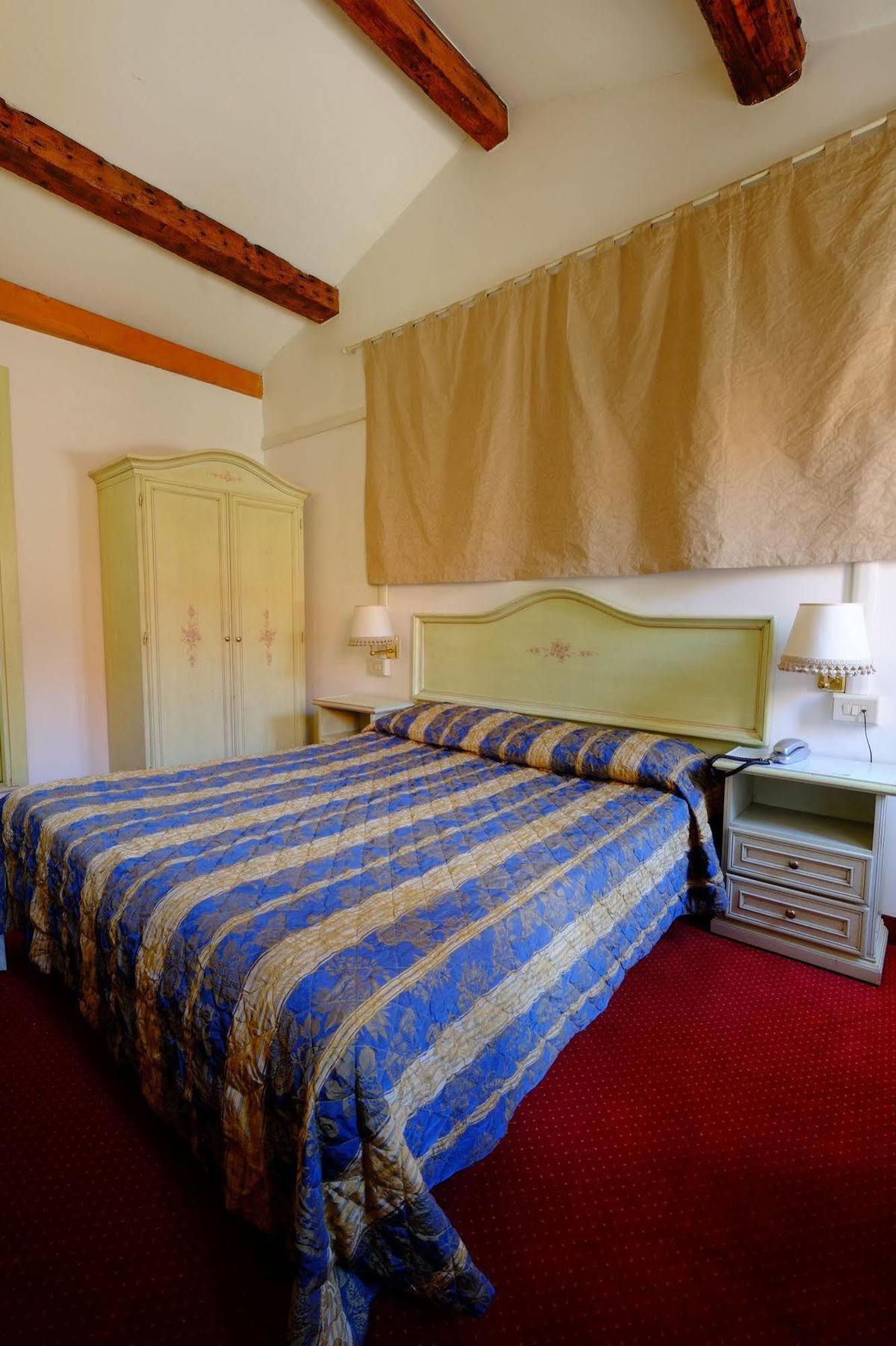 Ca' Pedrocchi 3* Venedig